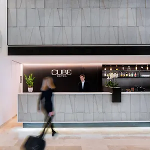 فندق Cube, براغ
