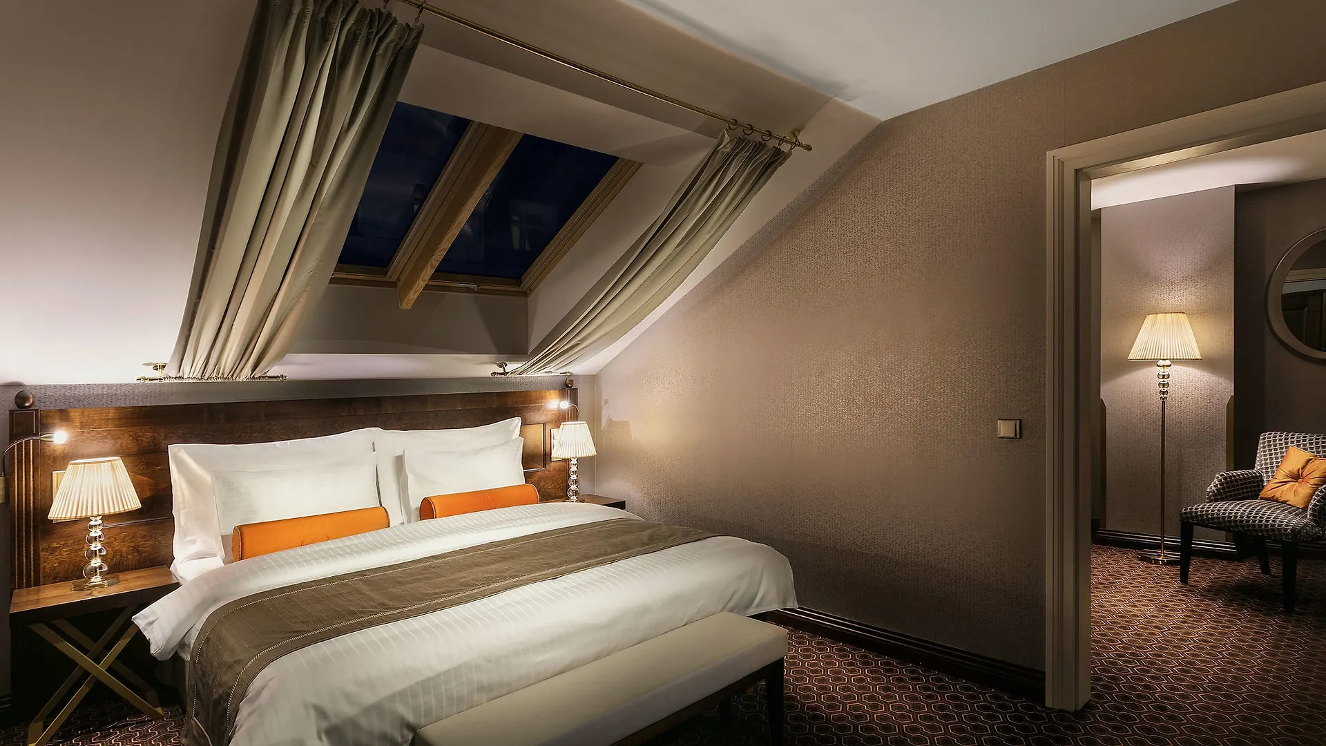 Cosmopolitan Hotel Prague 5*,